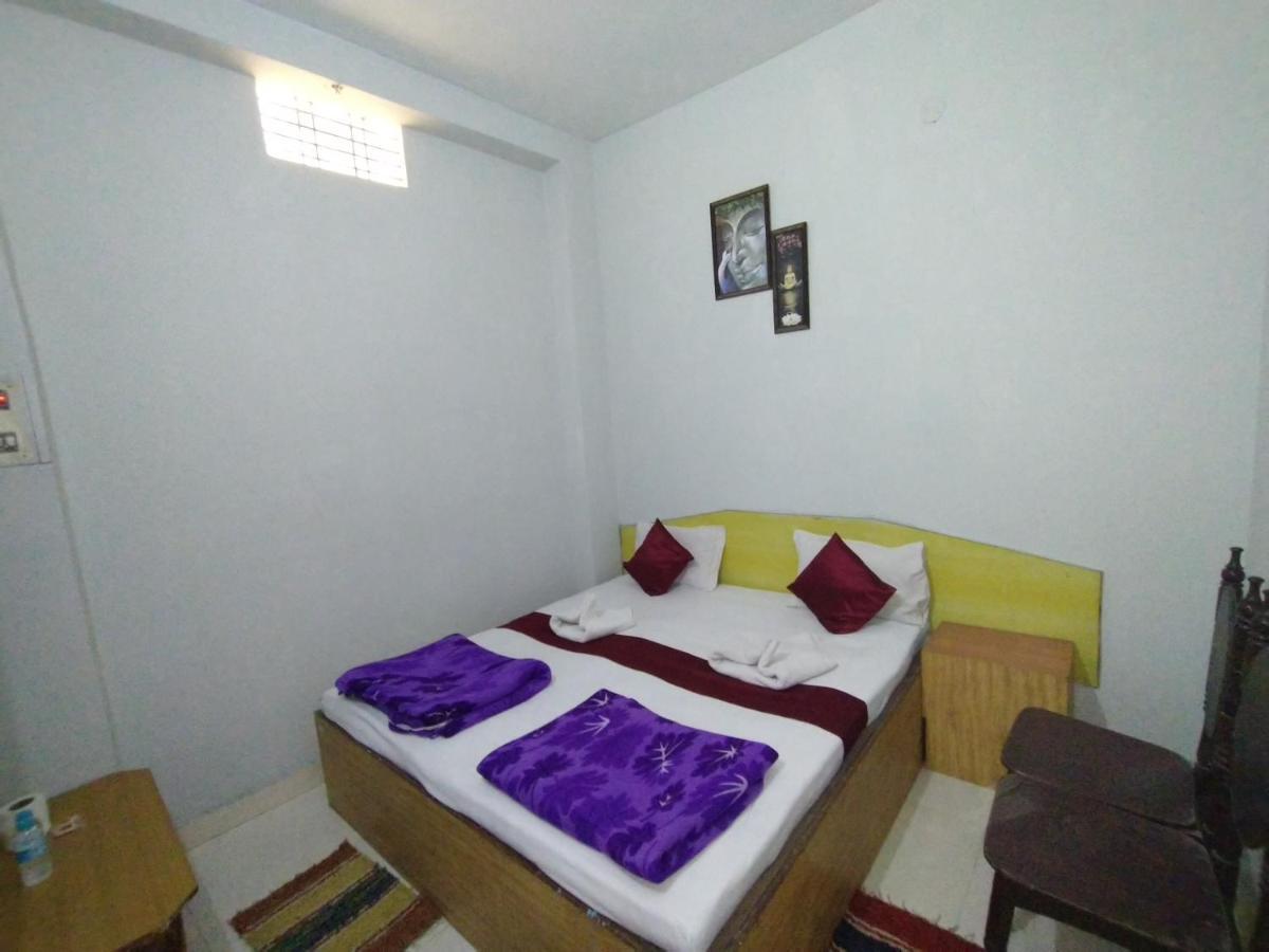 Mohit In Paying Guest House Varanasi Exterior photo